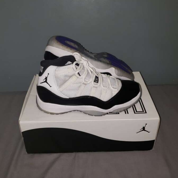 Jordan 11 Concords - Picture 3 of 5